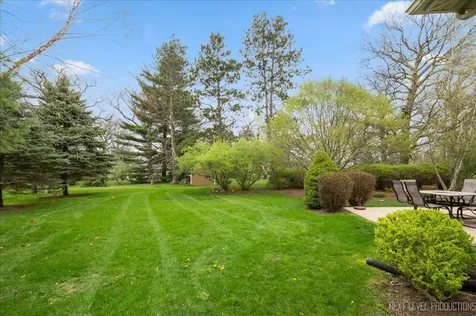 447 Lake Run Court North Aurora IL 60542