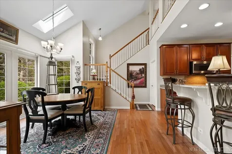 447 Lake Run Court North Aurora IL 60542