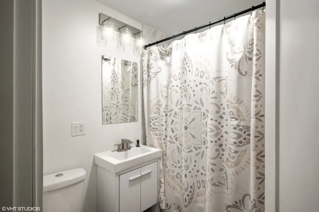 7532 South Parnell Avenue Chicago IL 60620