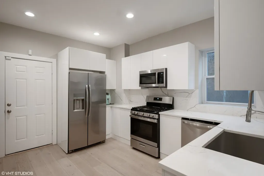 7532 South Parnell Avenue Chicago IL 60620
