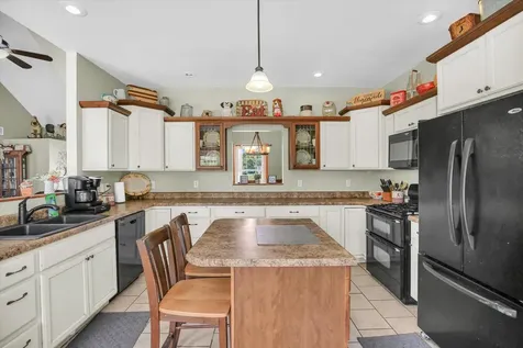 48 Nightingale Circle Camargo IL 61919