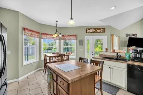 48 Nightingale Circle Camargo IL 61919