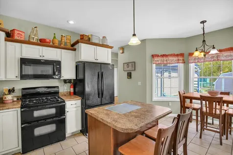 48 Nightingale Circle Camargo IL 61919