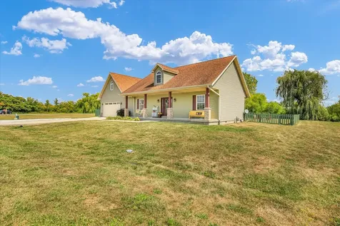 48 Nightingale Circle Camargo IL 61919