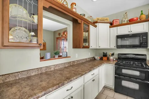 48 Nightingale Circle Camargo IL 61919