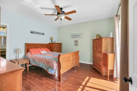 48 Nightingale Circle Camargo IL 61919
