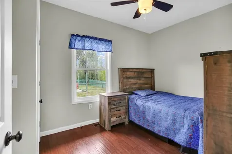 48 Nightingale Circle Camargo IL 61919