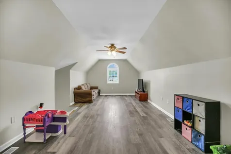 48 Nightingale Circle Camargo IL 61919