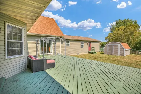 48 Nightingale Circle Camargo IL 61919