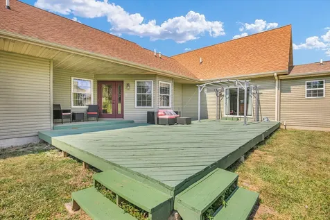 48 Nightingale Circle Camargo IL 61919
