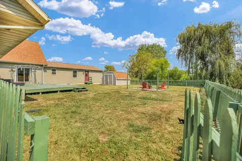 48 Nightingale Circle Camargo IL 61919