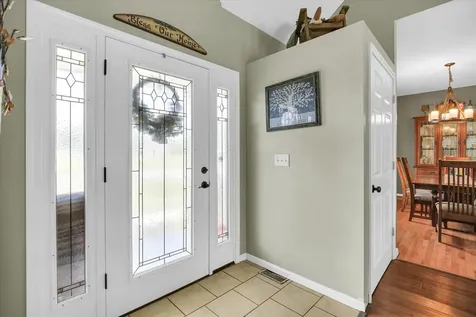 48 Nightingale Circle Camargo IL 61919