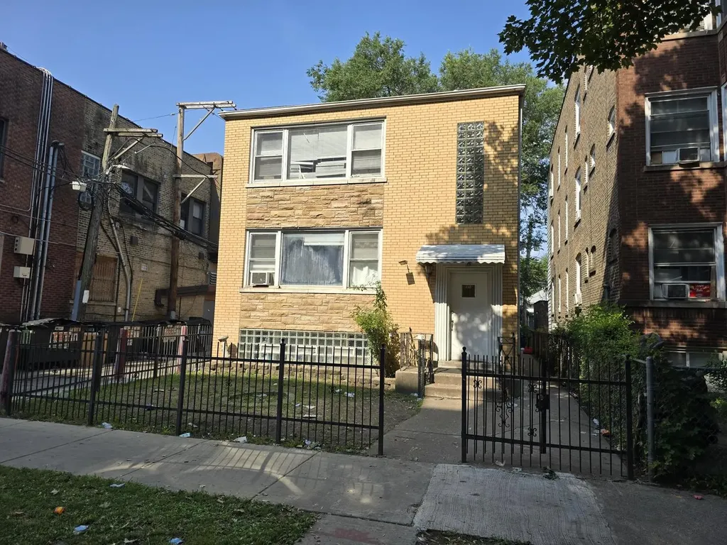 6414 North Rockwell Street Chicago IL 60645