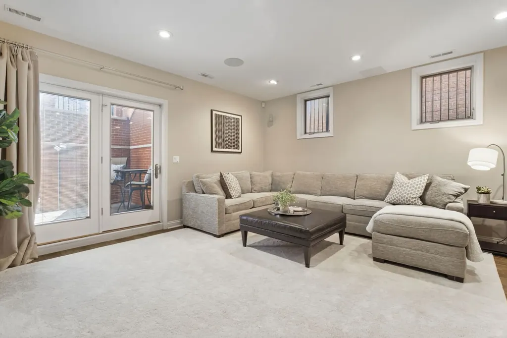 1816 North Hudson Avenue Chicago IL 60614