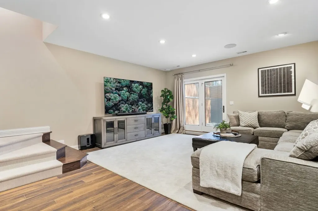1816 North Hudson Avenue Chicago IL 60614