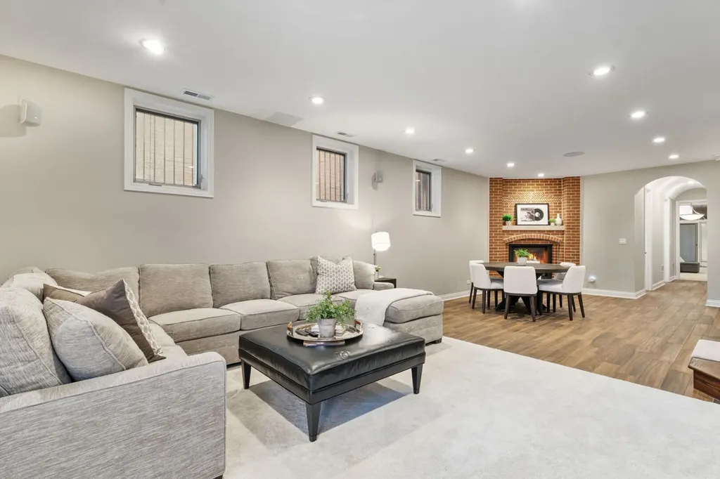 1816 North Hudson Avenue Chicago IL 60614