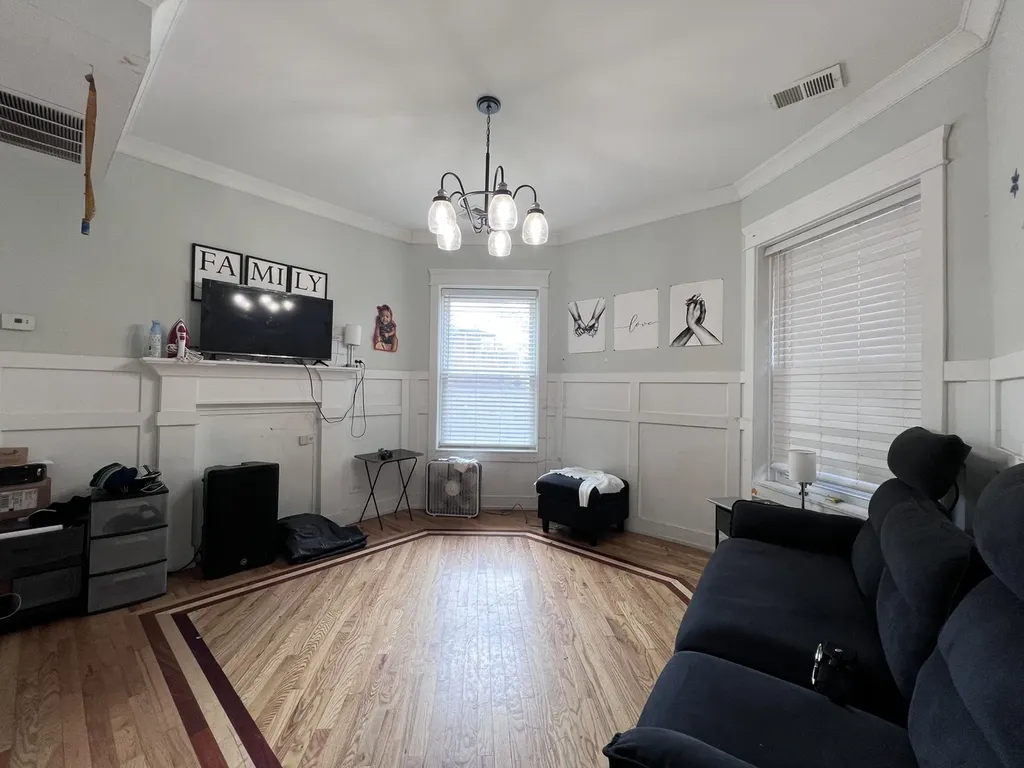 6331 South Throop Street Chicago IL 60636