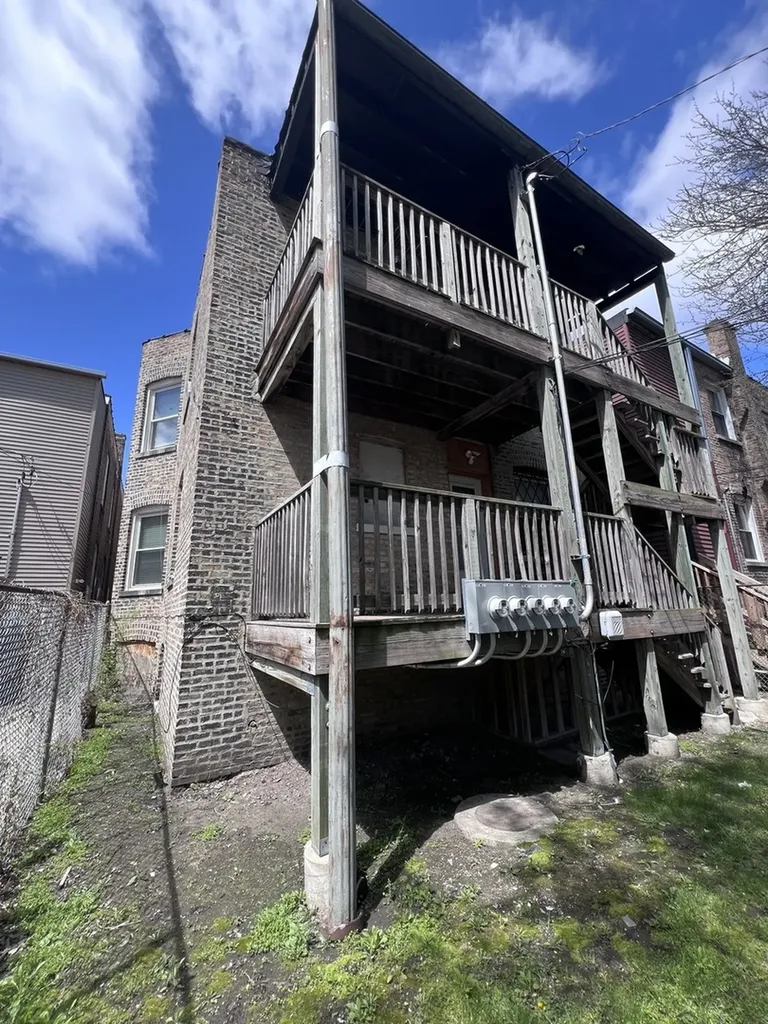 6331 South Throop Street Chicago IL 60636
