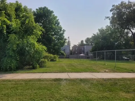 533 West 62nd Street Chicago IL 60621