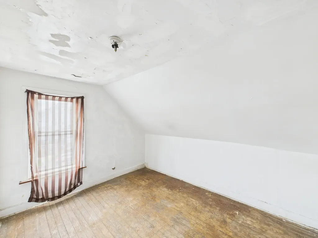 7144 South May Street Chicago IL 60621