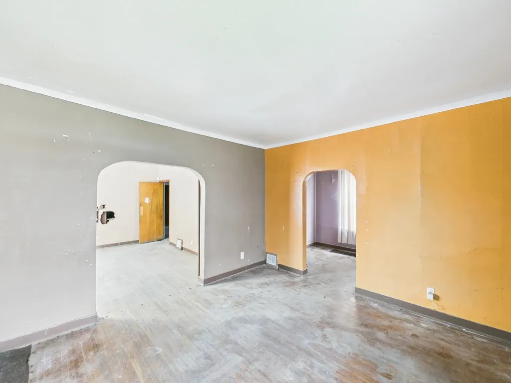 7144 South May Street Chicago IL 60621