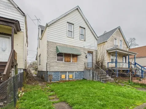 7144 South May Street Chicago IL 60621