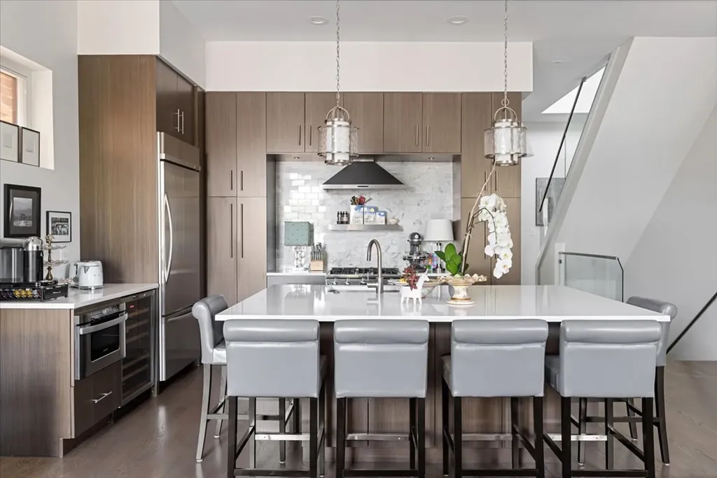 1350 West Diversey Parkway Chicago IL 60614