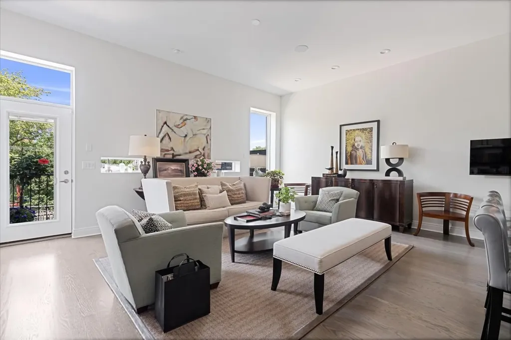 1350 West Diversey Parkway Chicago IL 60614