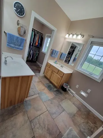 7648 North Indian Ridge Road East Dubuque IL 61025