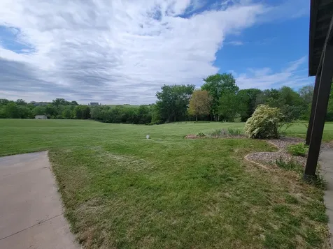 7648 North Indian Ridge Road East Dubuque IL 61025