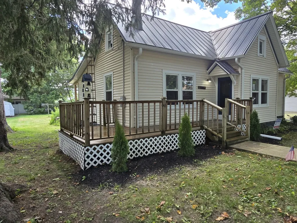 103 West Cherokee Avenue W Shabbona IL 60550