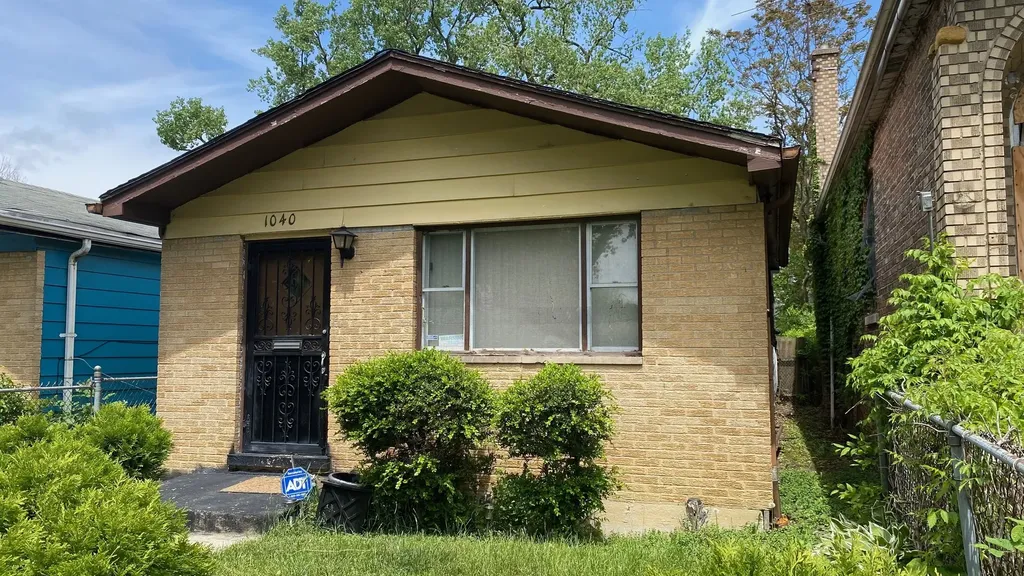 1040 West 104th Street Chicago IL 60643