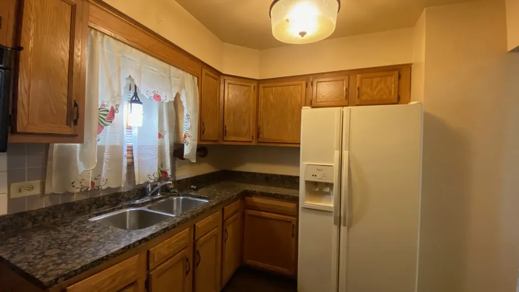 1040 West 104th Street Chicago IL 60643