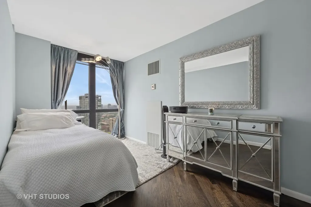 1122 North Clark Street Chicago IL 60610