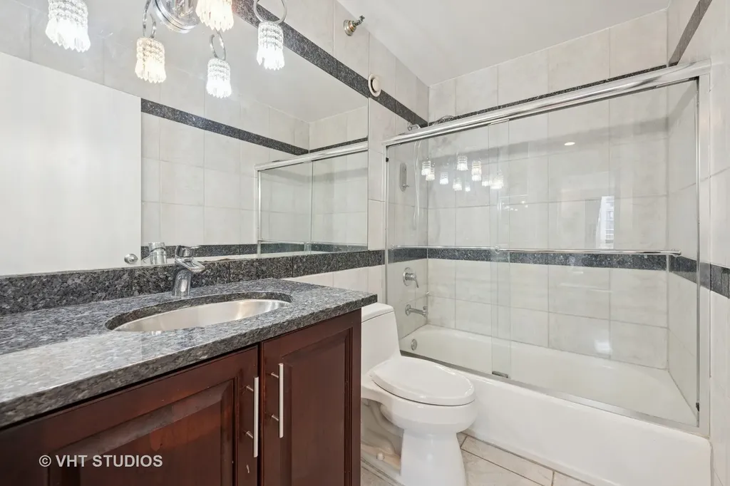 1122 North Clark Street Chicago IL 60610