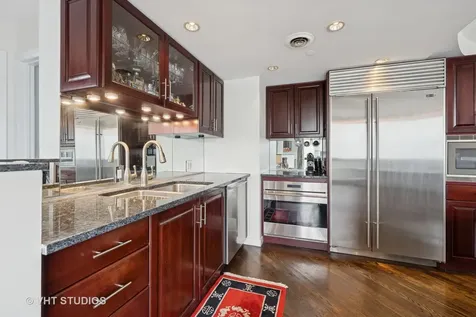 1122 North Clark Street Chicago IL 60610