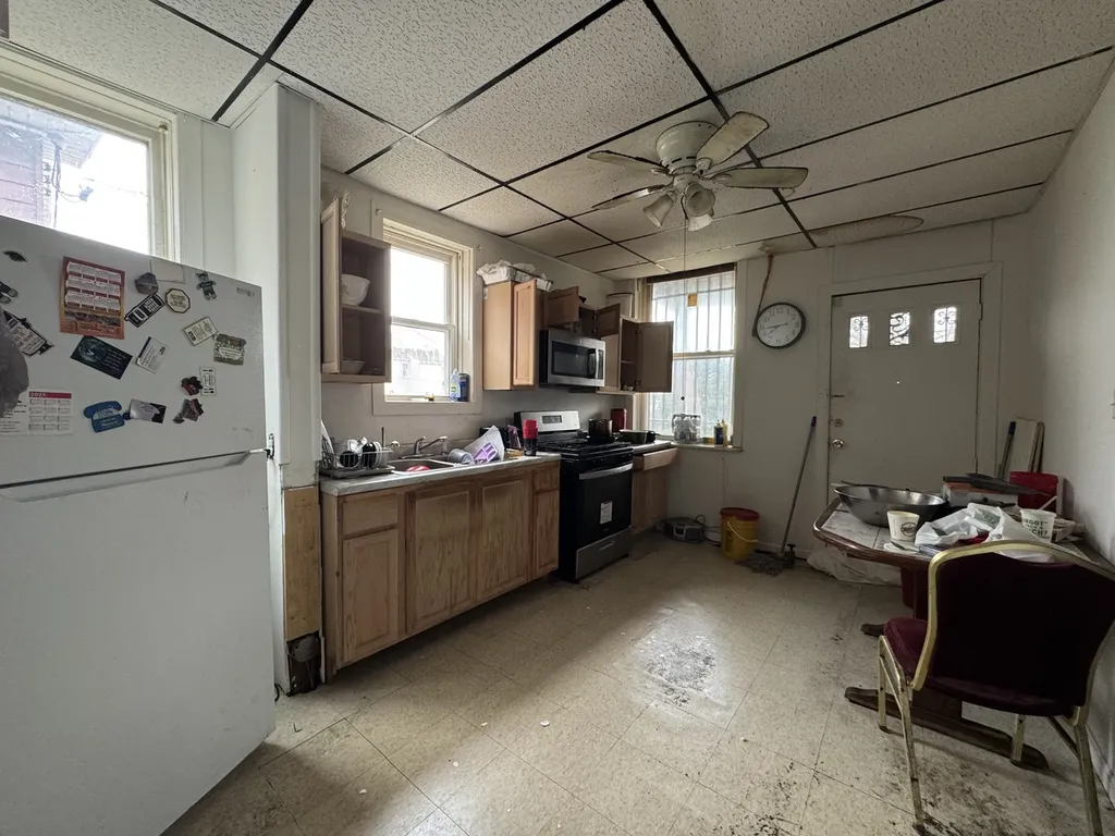 33 South Mayfield Avenue Chicago IL 60644