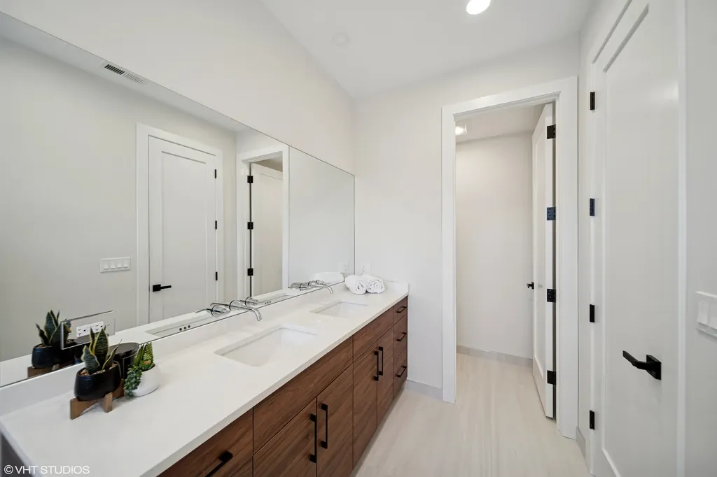 965 East 62nd Street Chicago IL 60637