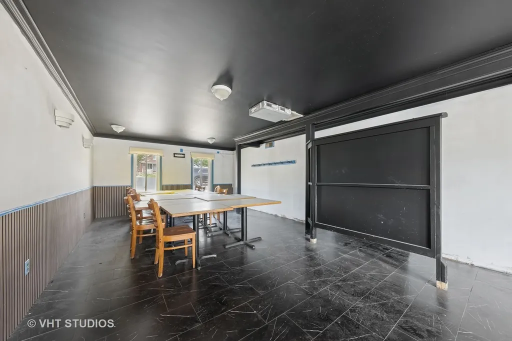 835 South River Street Aurora IL 60506