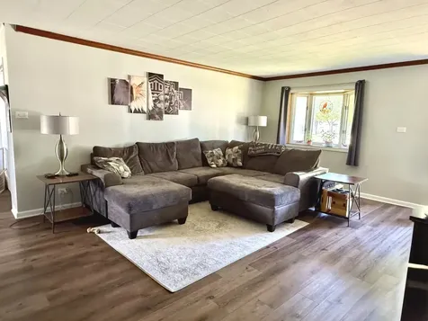5199 Elmwood Road Oak Forest IL 60452