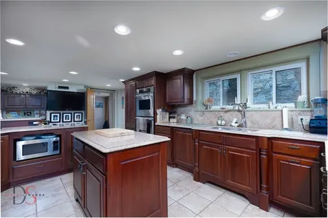 2011 Caton Road Ottawa IL 61350