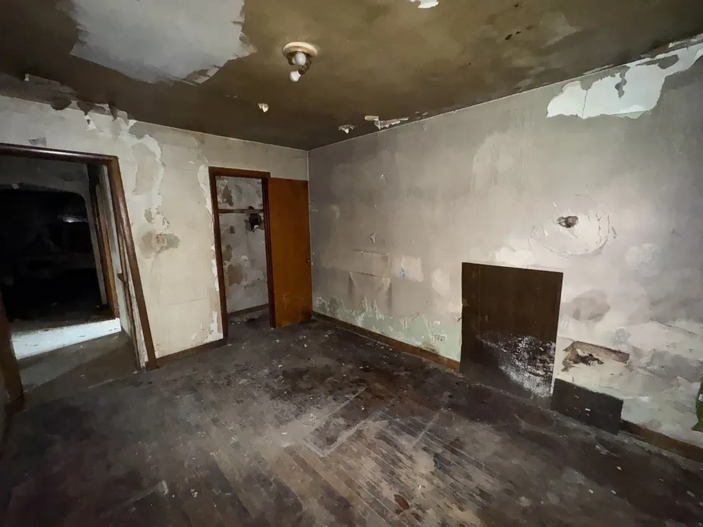 8371 South Baltimore Avenue Chicago IL 60617