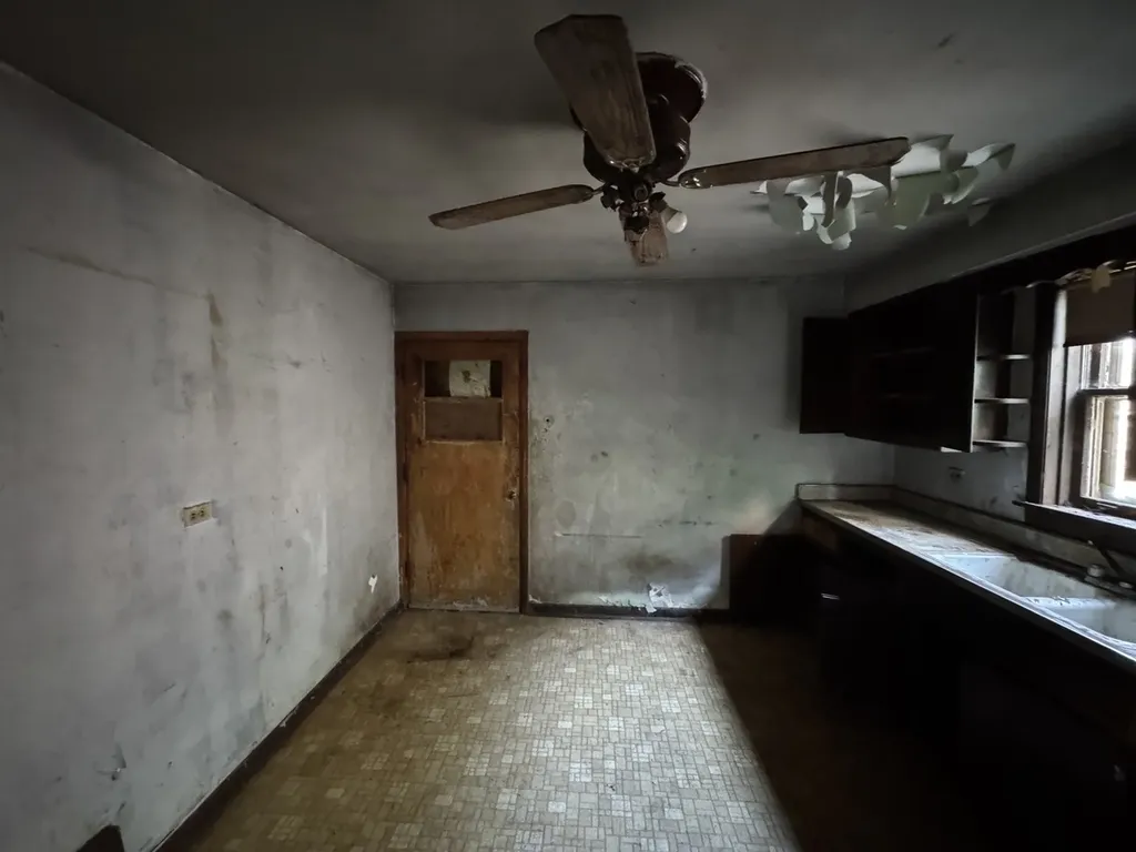 8371 South Baltimore Avenue Chicago IL 60617