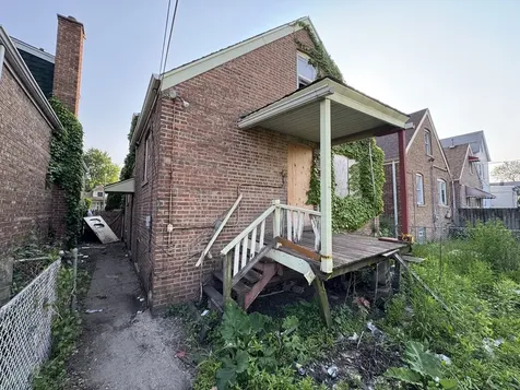 8371 South Baltimore Avenue Chicago IL 60617