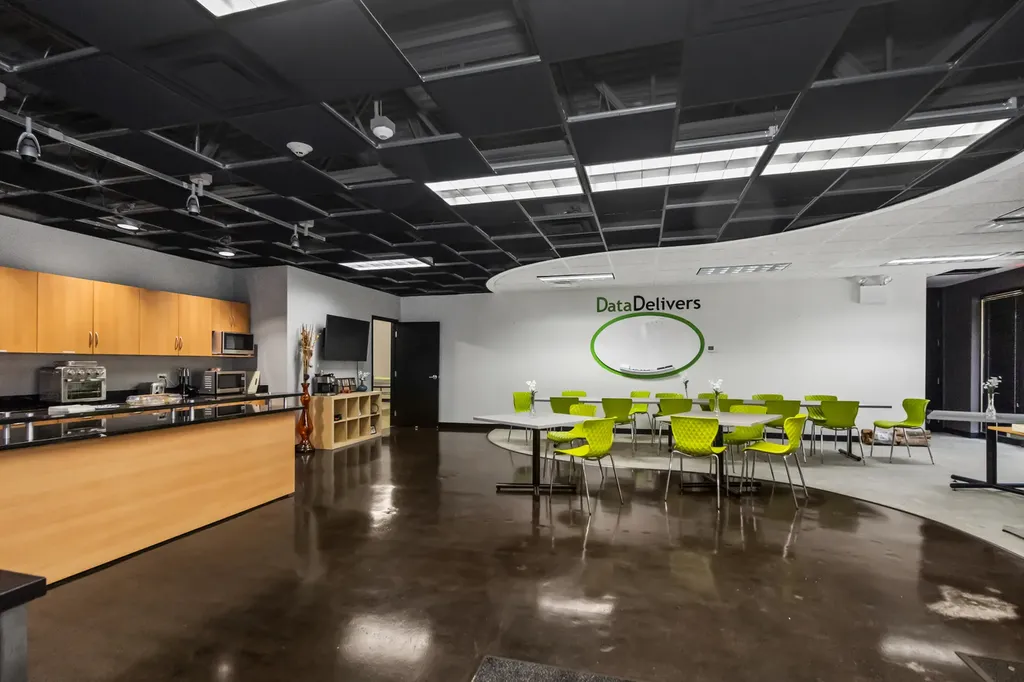 100 Hillcrest Boulevard Schaumburg IL 60195