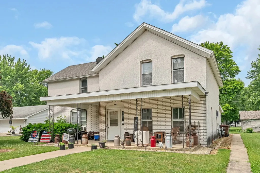 107 North Elm Street Gardner IL 60424