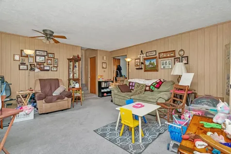 107 North Elm Street Gardner IL 60424