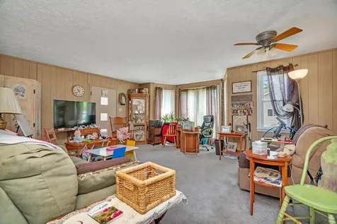 107 North Elm Street Gardner IL 60424