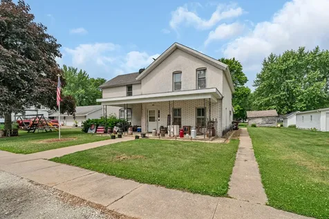 107 North Elm Street Gardner IL 60424