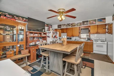 107 North Elm Street Gardner IL 60424